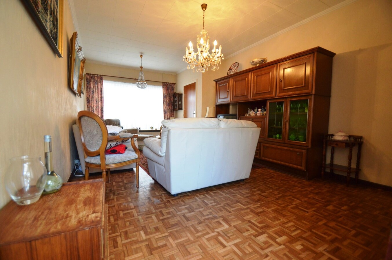 Volumineuze woning met garage vlakbij het centrum - Zelzate 