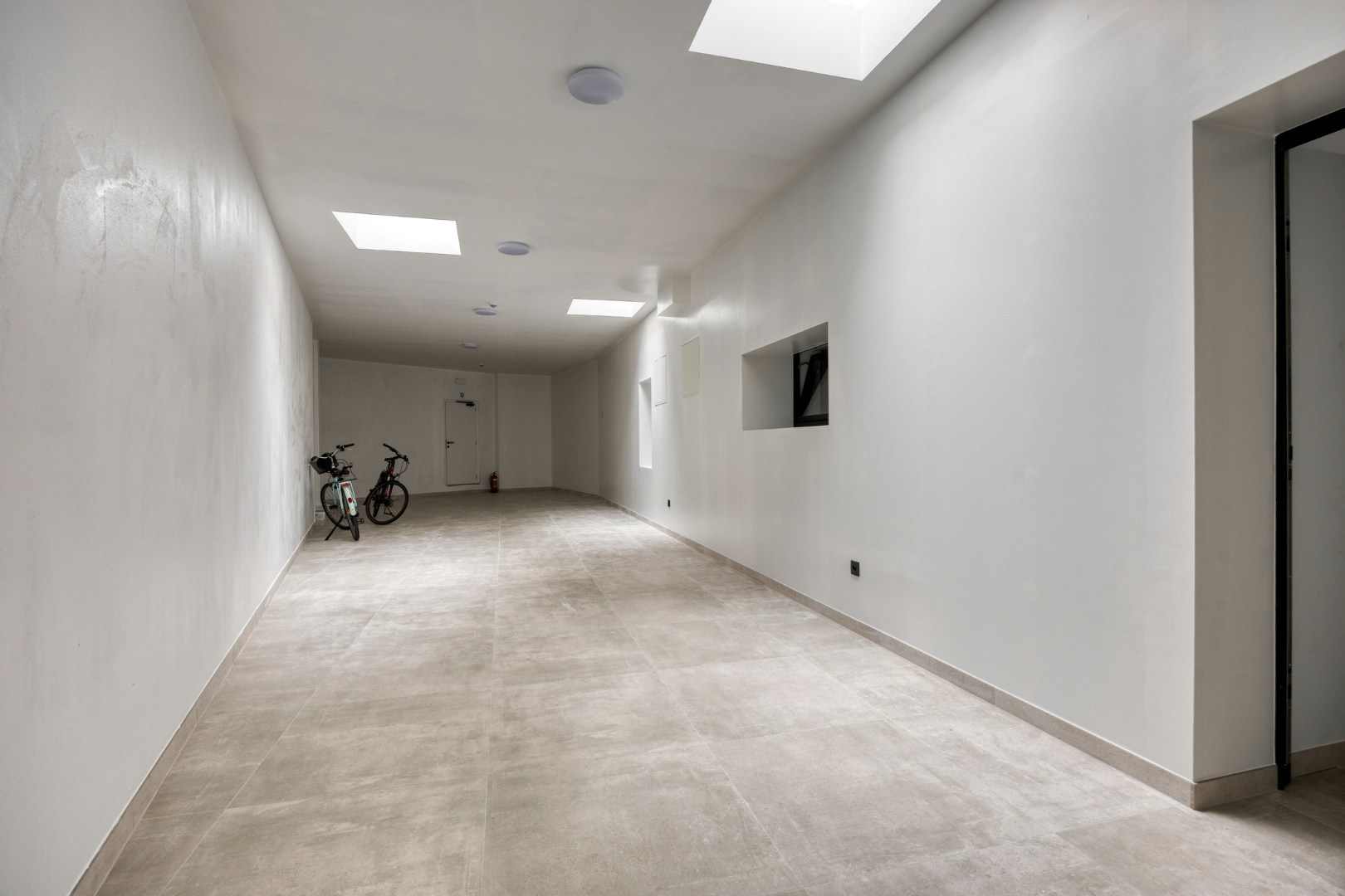 Volledig gerenoveerde en gemeubelde studentenkamers met privé-sanitair. 