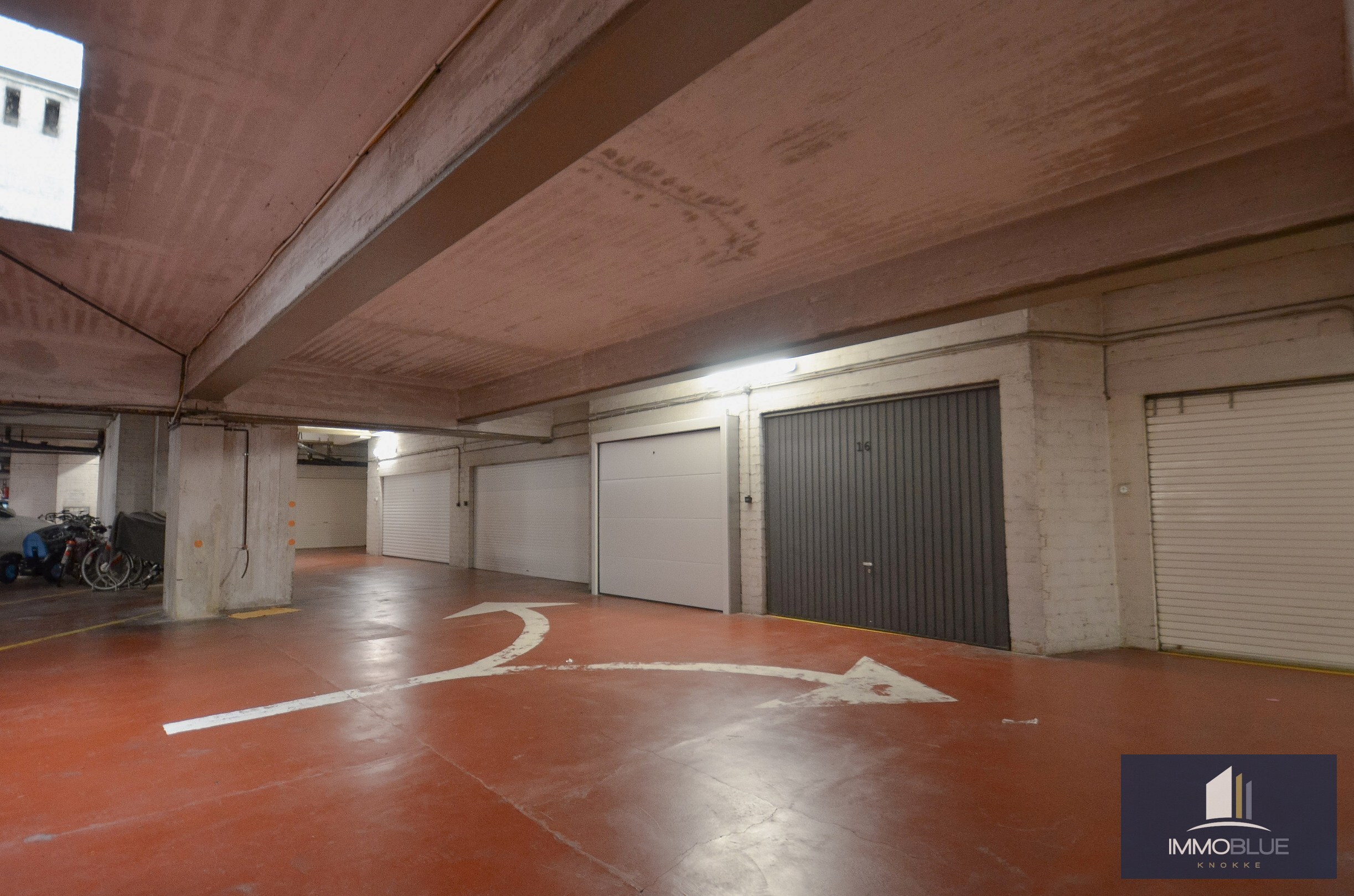 Ruime garagebox gelegen in de Elizabethlaan 