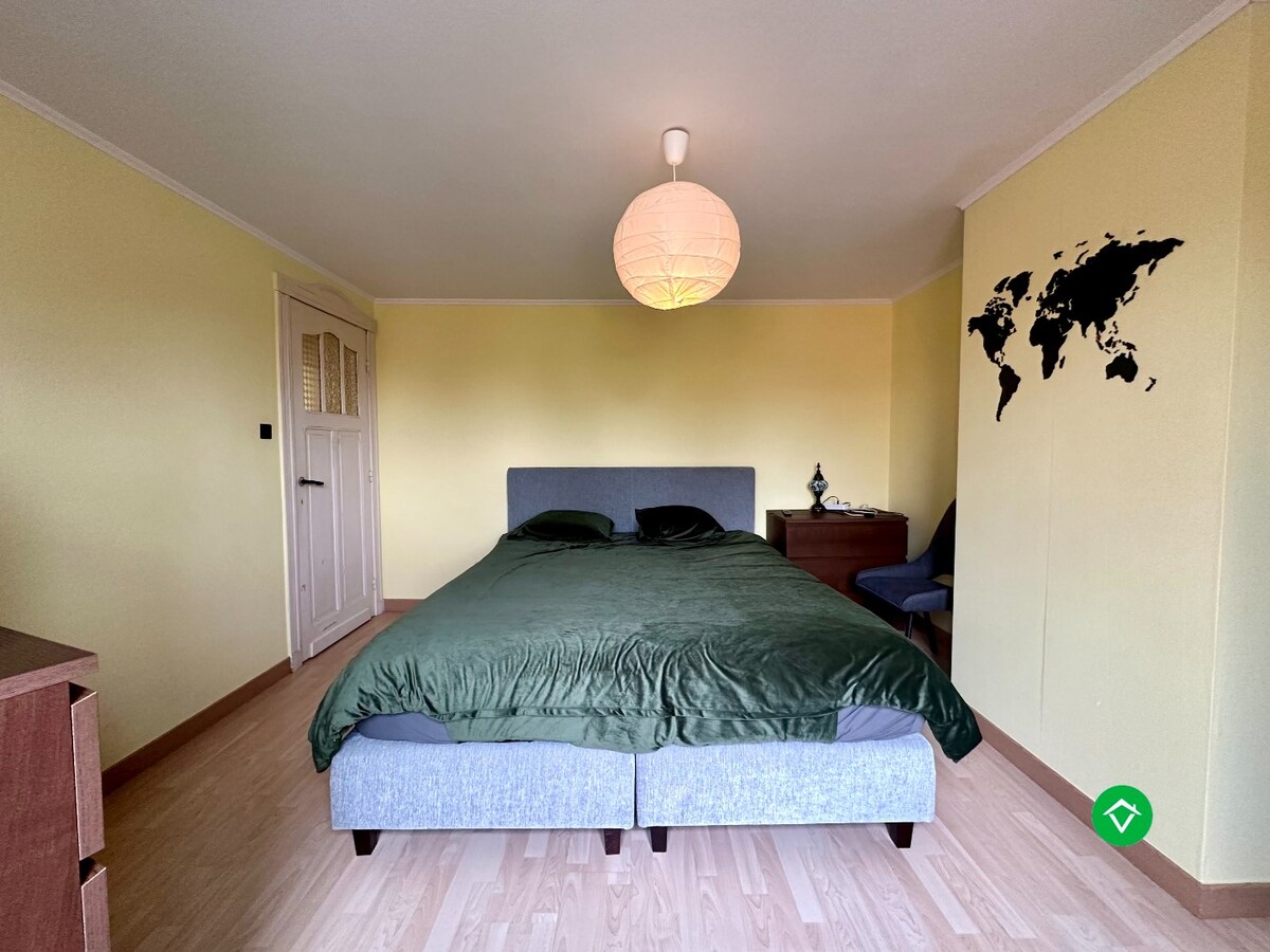 Instapklare open bebouwing op ruim perceel (1.426 m²) in rustige straat 