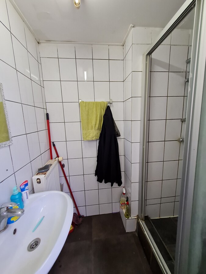 Kamerverhuurwoning met berging gelegen op korte afstand van het centrum van Tilburg. 