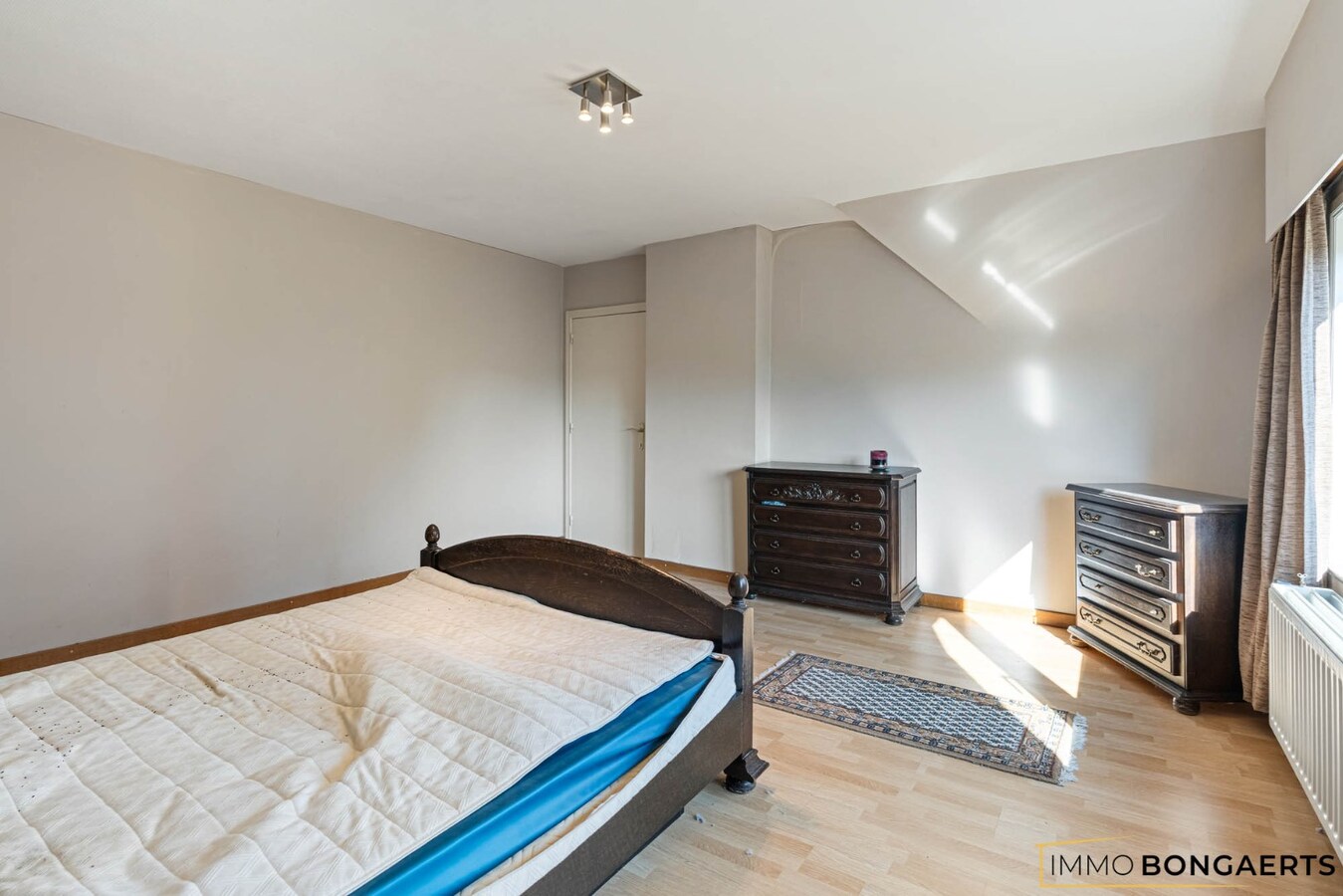 Rustig gelegen woning op een groot perceel 