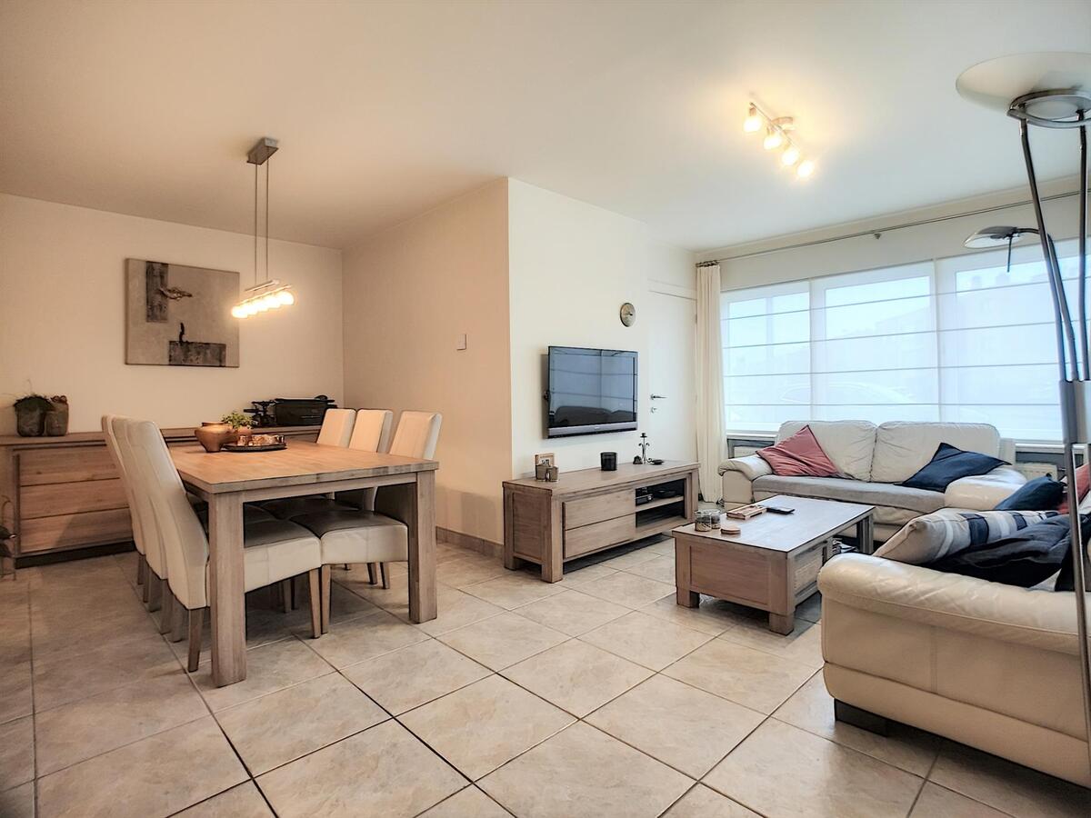 Uitzonderlijk, goed gelegen gelijkvloers hoekappartement - Heist 