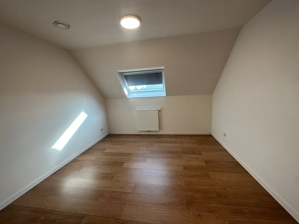 Verrassend ruime nieuwbouwwoning met garage 