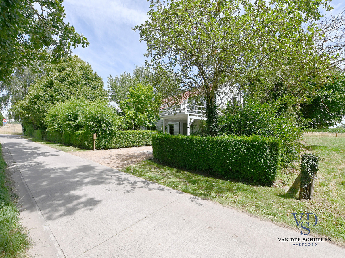 Exceptioneel gelegen eigendom te Baaigem. 