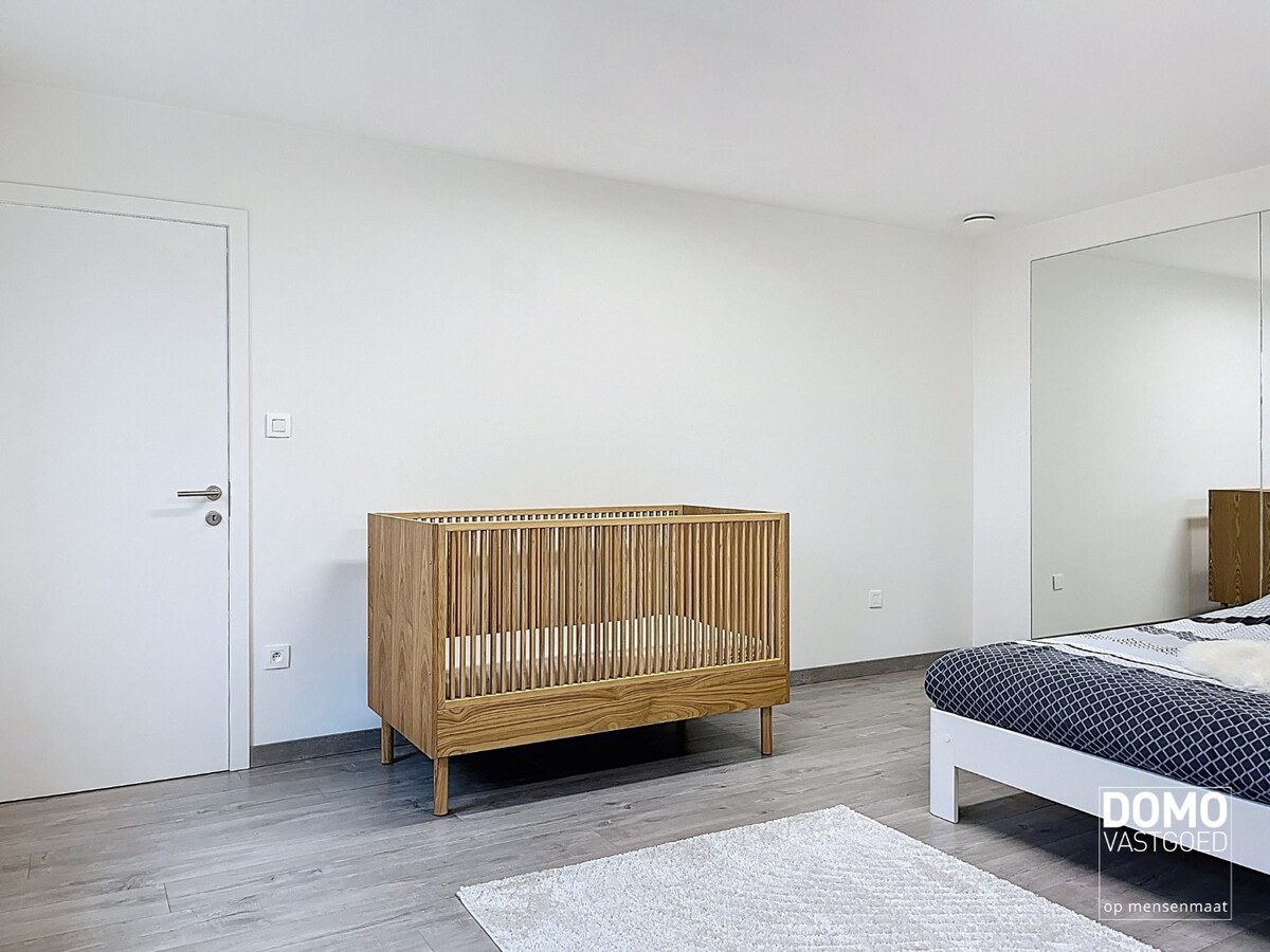 INSTAPKLARE GEZINSWONING MET 3 (MOGELIJK 4) SLAAPKAMERS EN EPC - LABEL A TE NEEROETEREN 