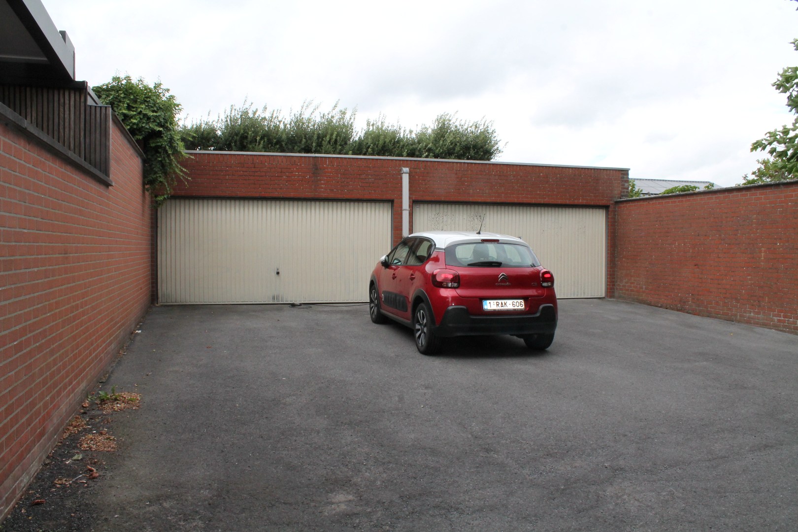 Ruim appartement met 2 slaapkamers en garage 