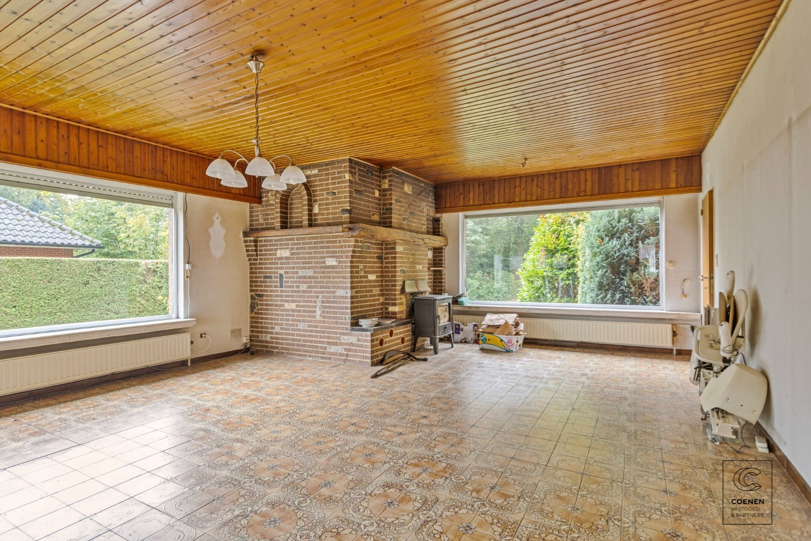 Unieke kans in Westmalle: te renoveren woning met 4 à 5 slpk' s, 236 m² bew. opp. op perceel van 3.990 m²! 