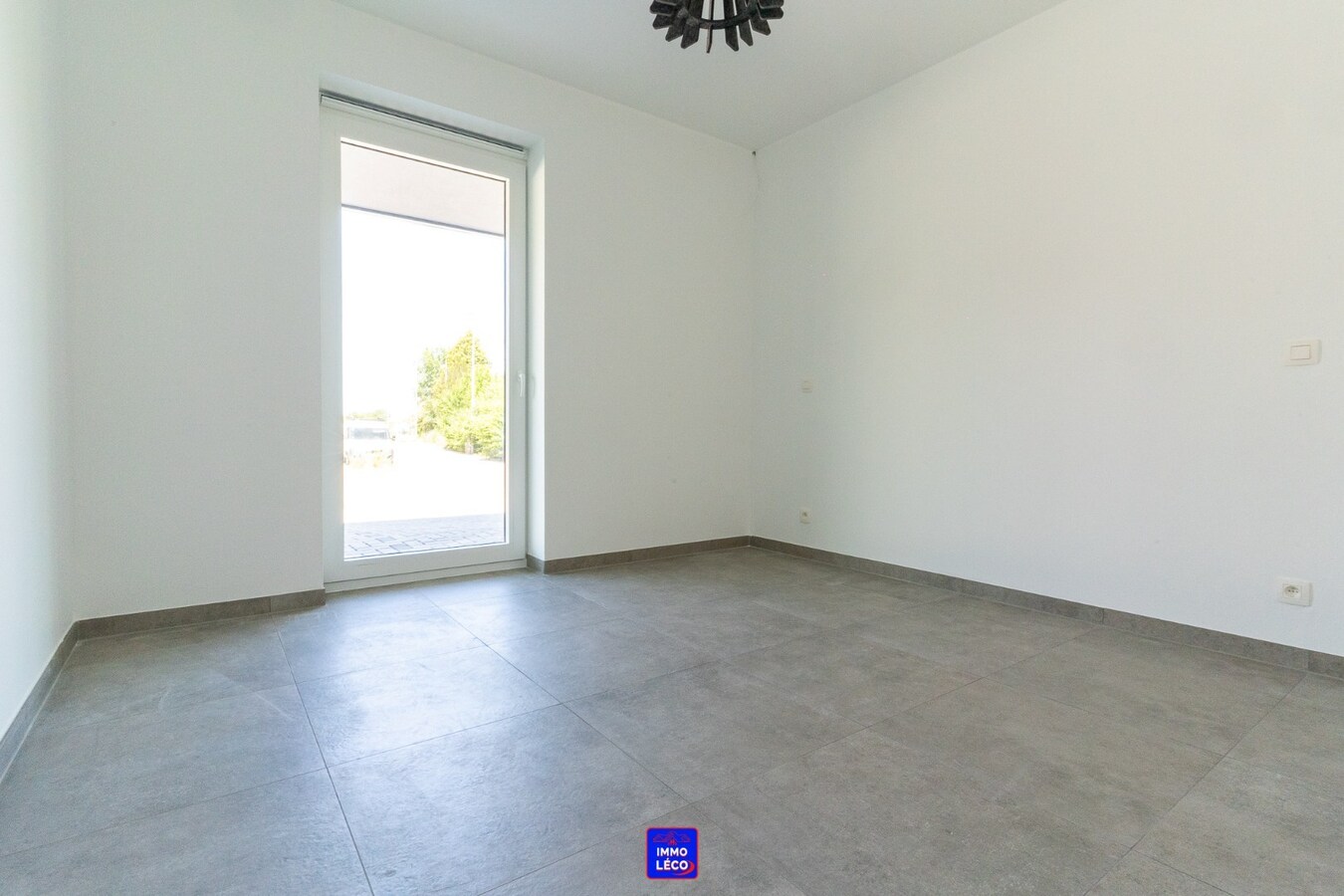 Appartement neuf rez-de-chaussée avec jardin et parking 2 voitures, TOP SECTEUR ! 