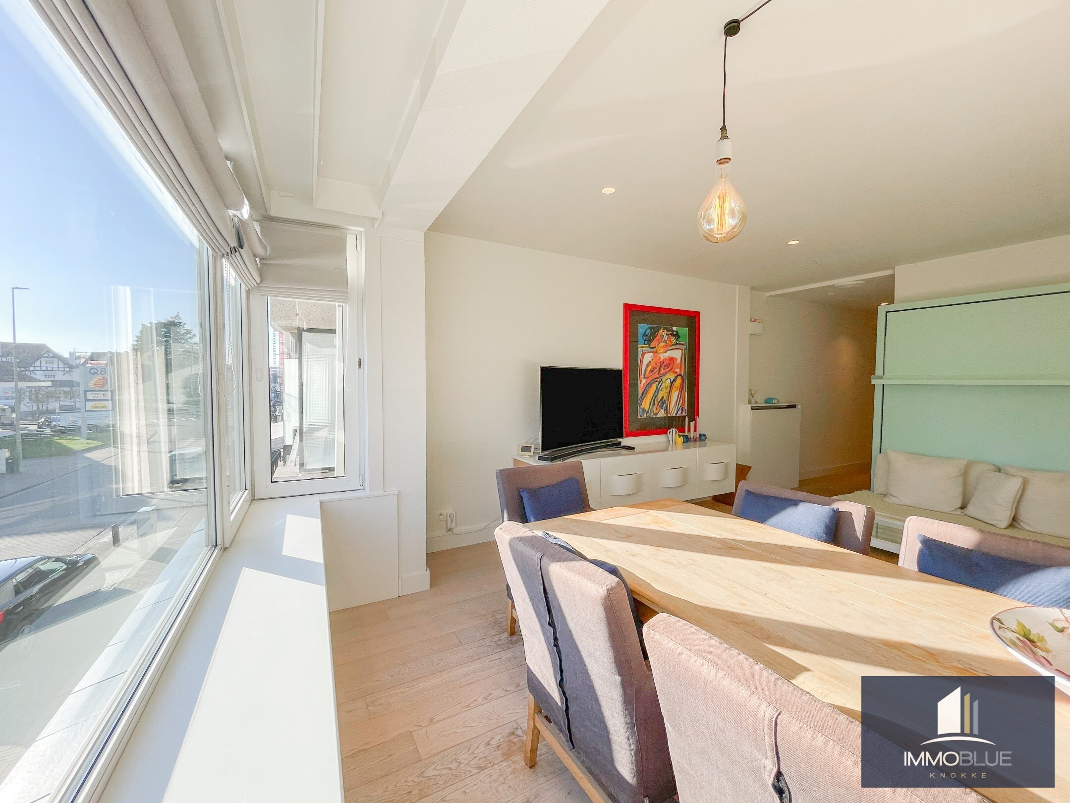 EXCLUSIEF TE KOOP : Uiterst aangenaam instapklaar appartement, hartje Zoute met open zicht. 