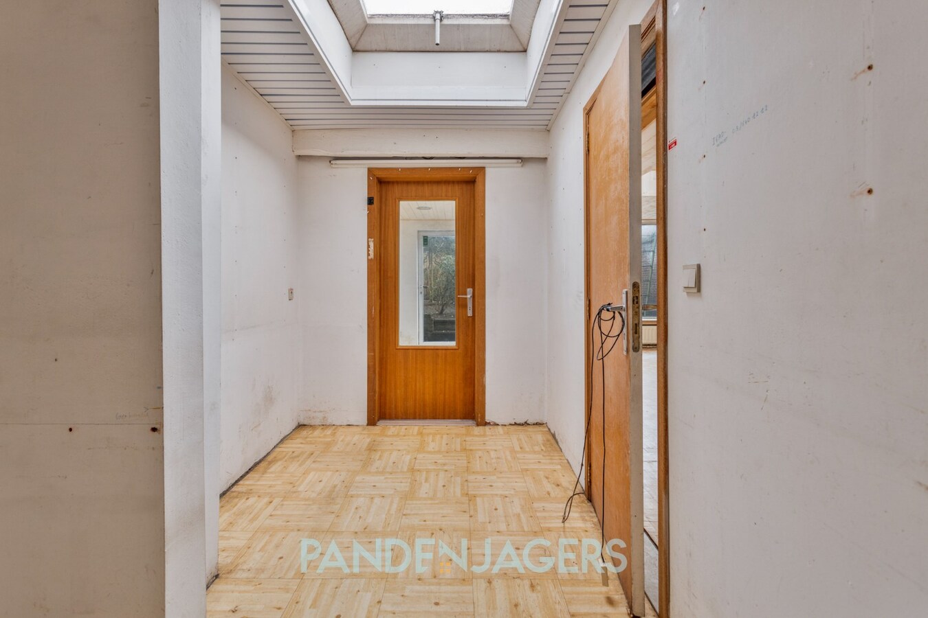 Handelshuis met winkelgedeelte en appartement te Duffel 