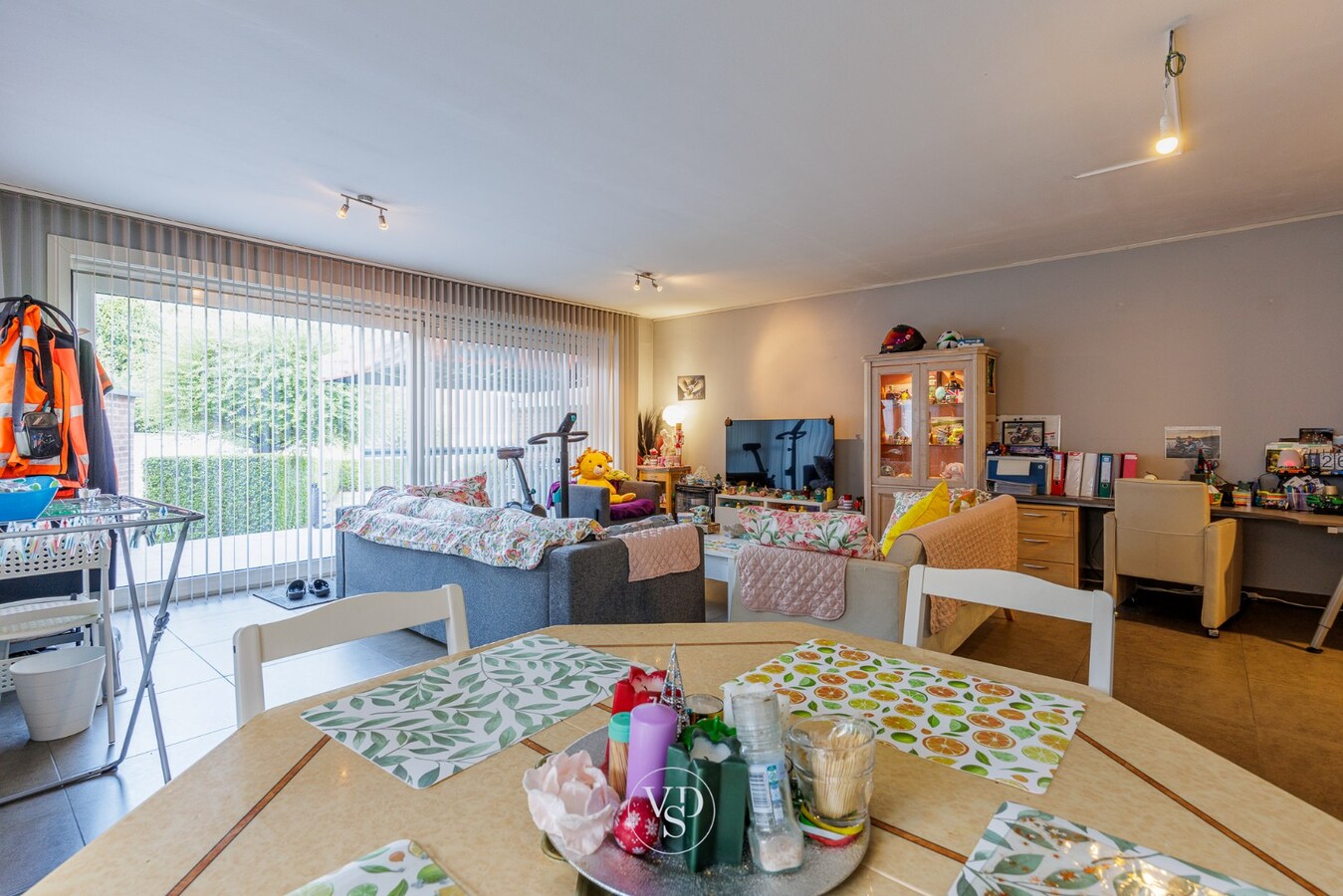 Instapklaar en lichtrijk gelijkvloers appartement 