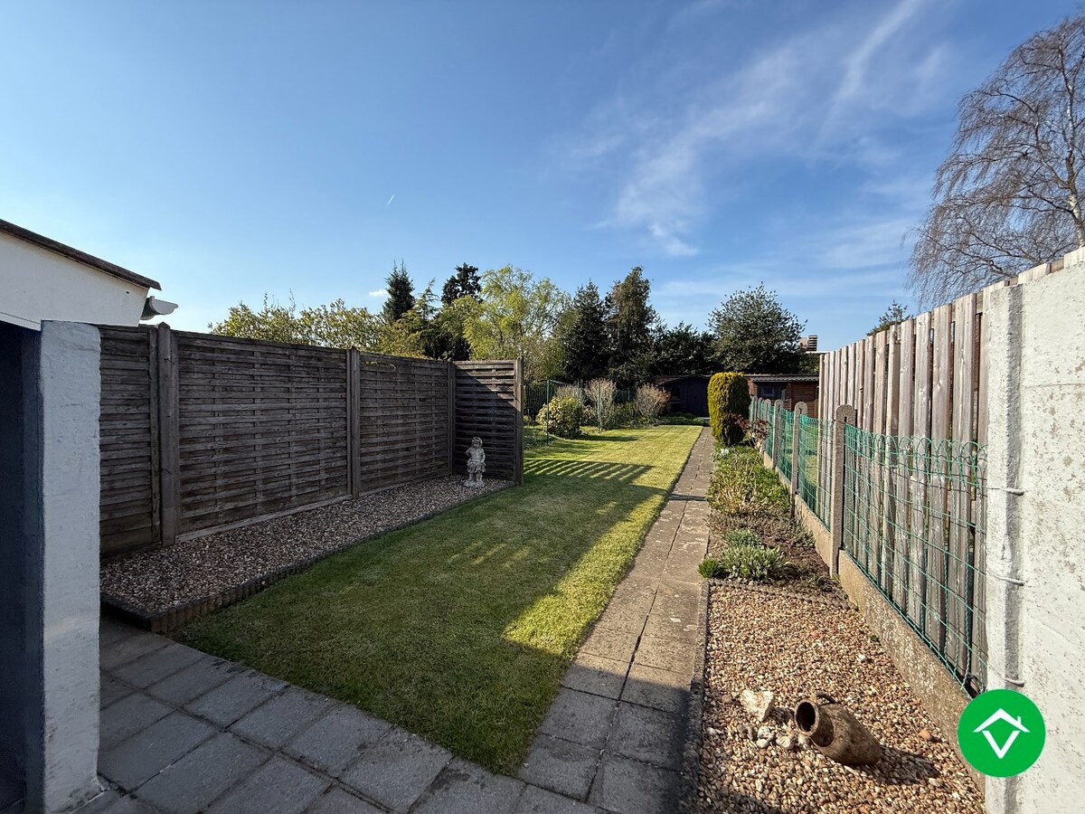 Centraal gelegen woning met 3 slaapkamers en diepe tuin te Roeselare 