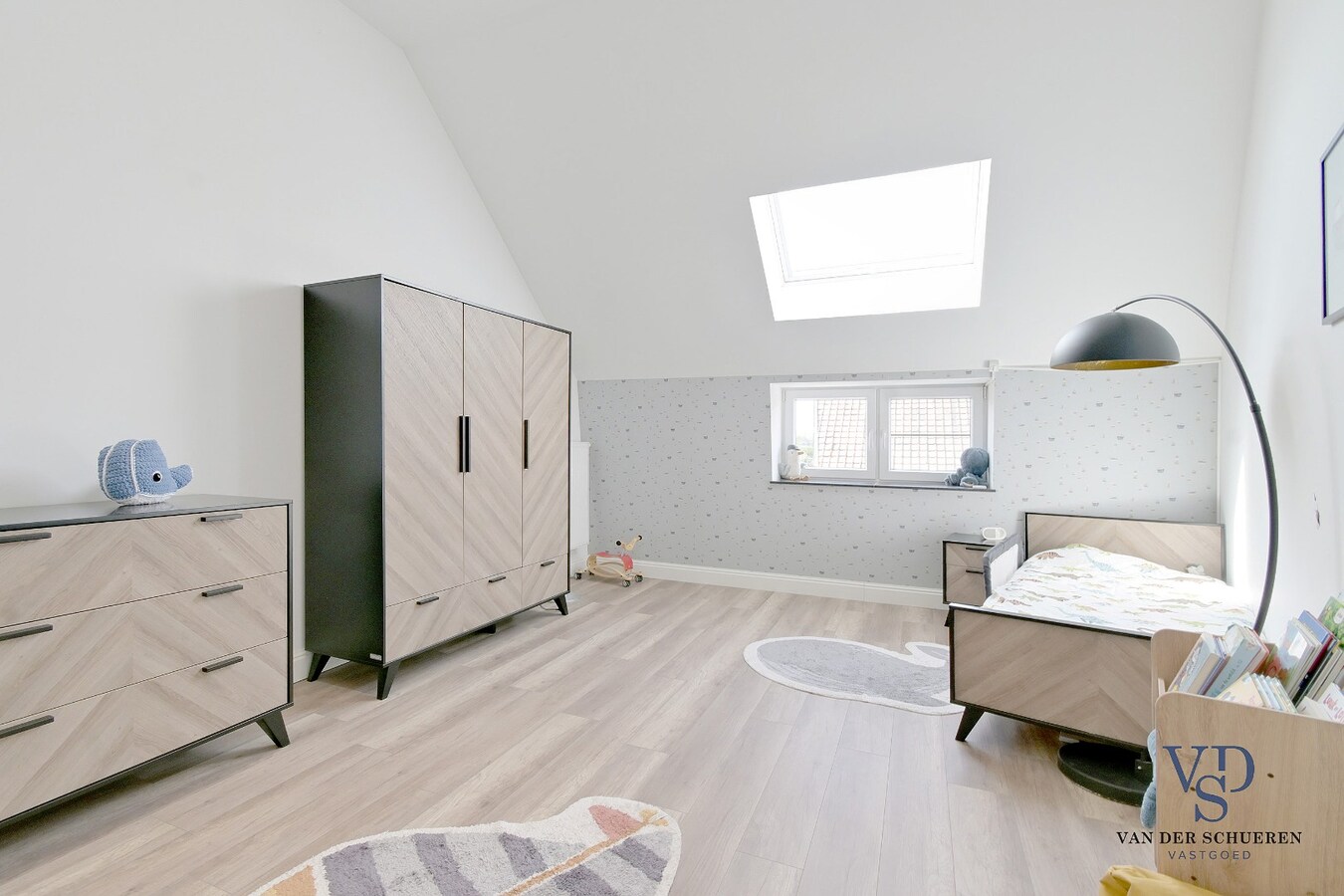 Ruime, instapklare gezinswoning in centrum Gavere. 