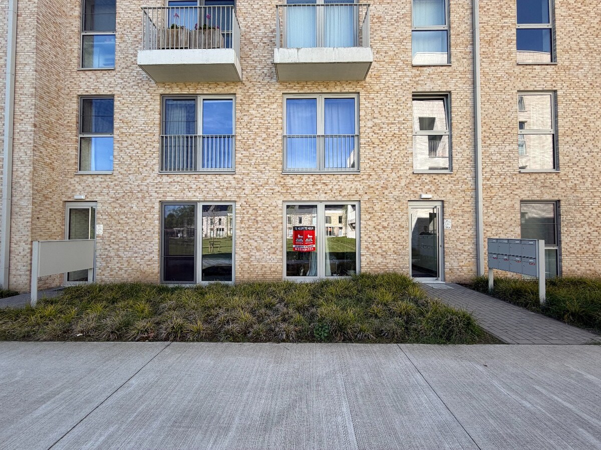 Te huur benedenwoning - Geel