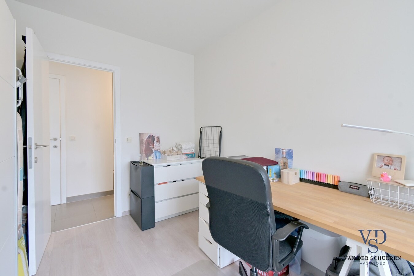 Modern appartement in hartje Dikkelvenne 