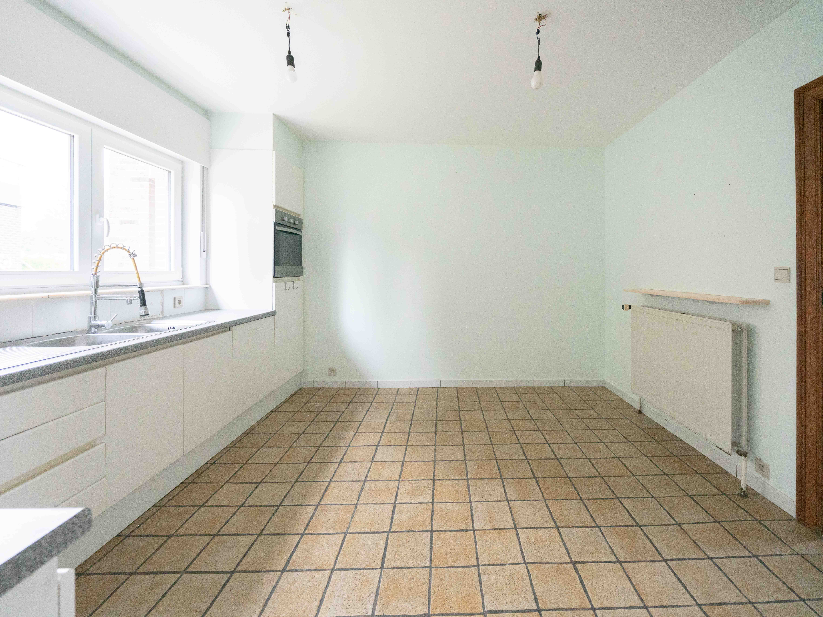 Energiezuinige woning met 4 kamers, 2 badkamers &amp; 2 garages 