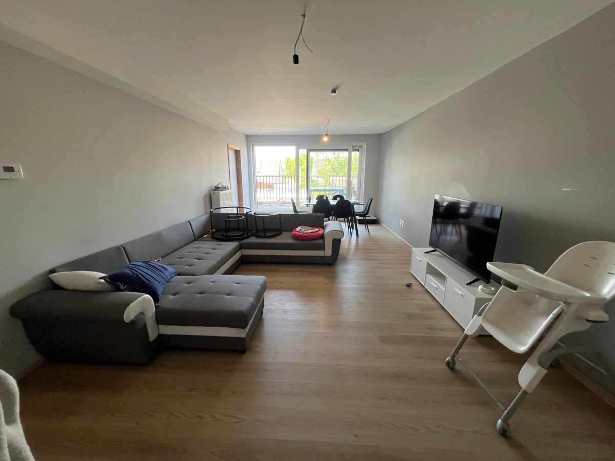 Aangenaam 1-slpk-appartement met terras en garage. 