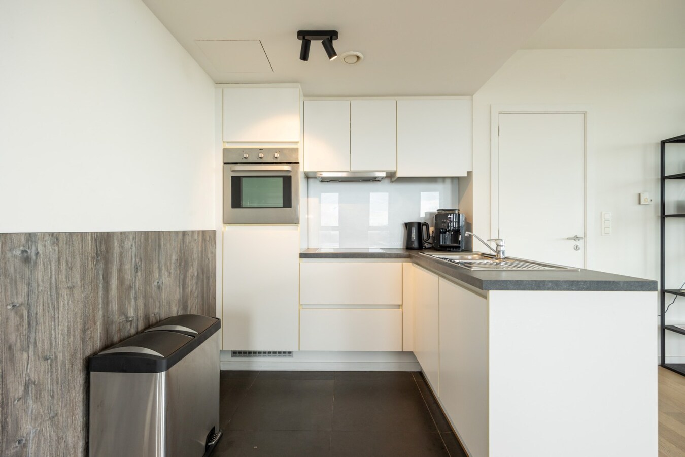 Stijlvol appt. met terras in de 'London Tower' op 't Eilandje! 