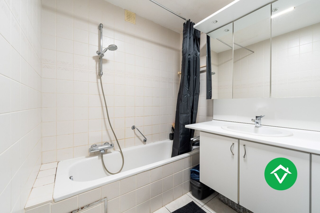 Instapklaar appartement met 3 slaapkamers en garage 