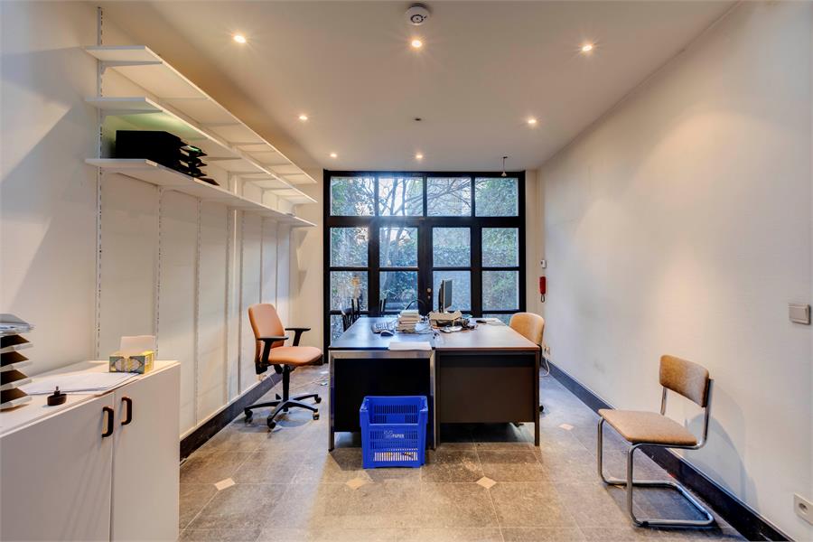 Centraal gelegen multifunctioneel herenhuis! 