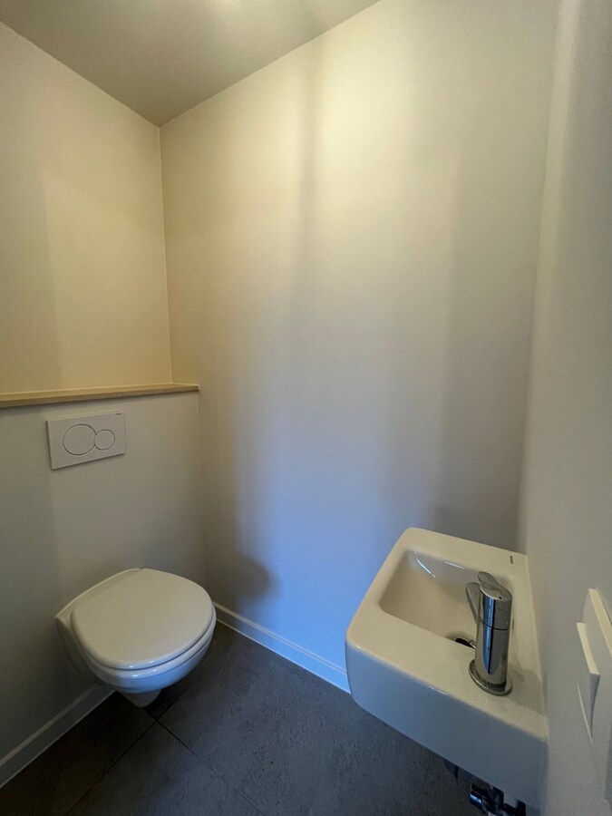 Recent appartement met zicht op het Egmontpark. 