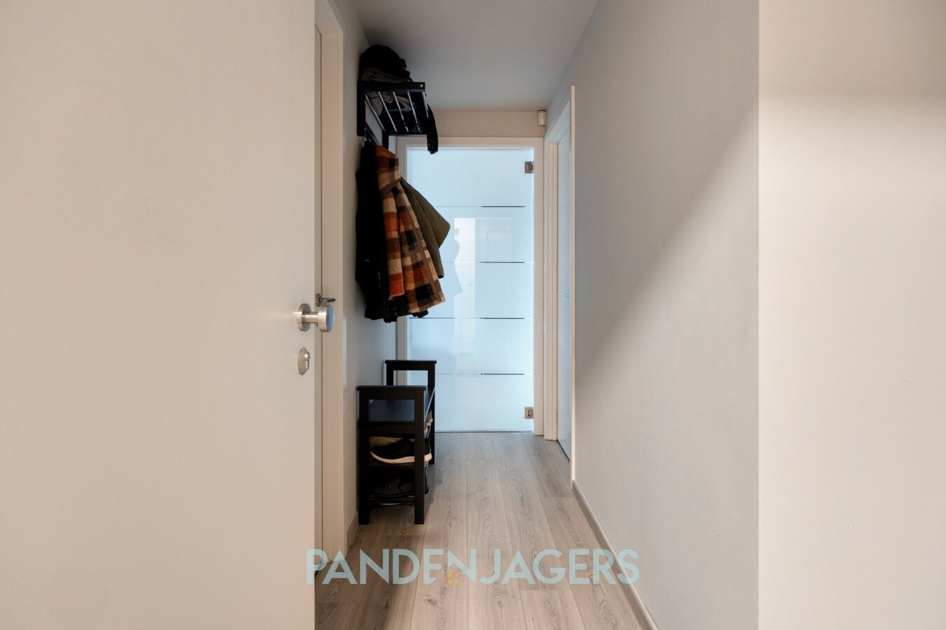 Instapklaar appartement met groot terras en ondergrondse parking in Willebroek 