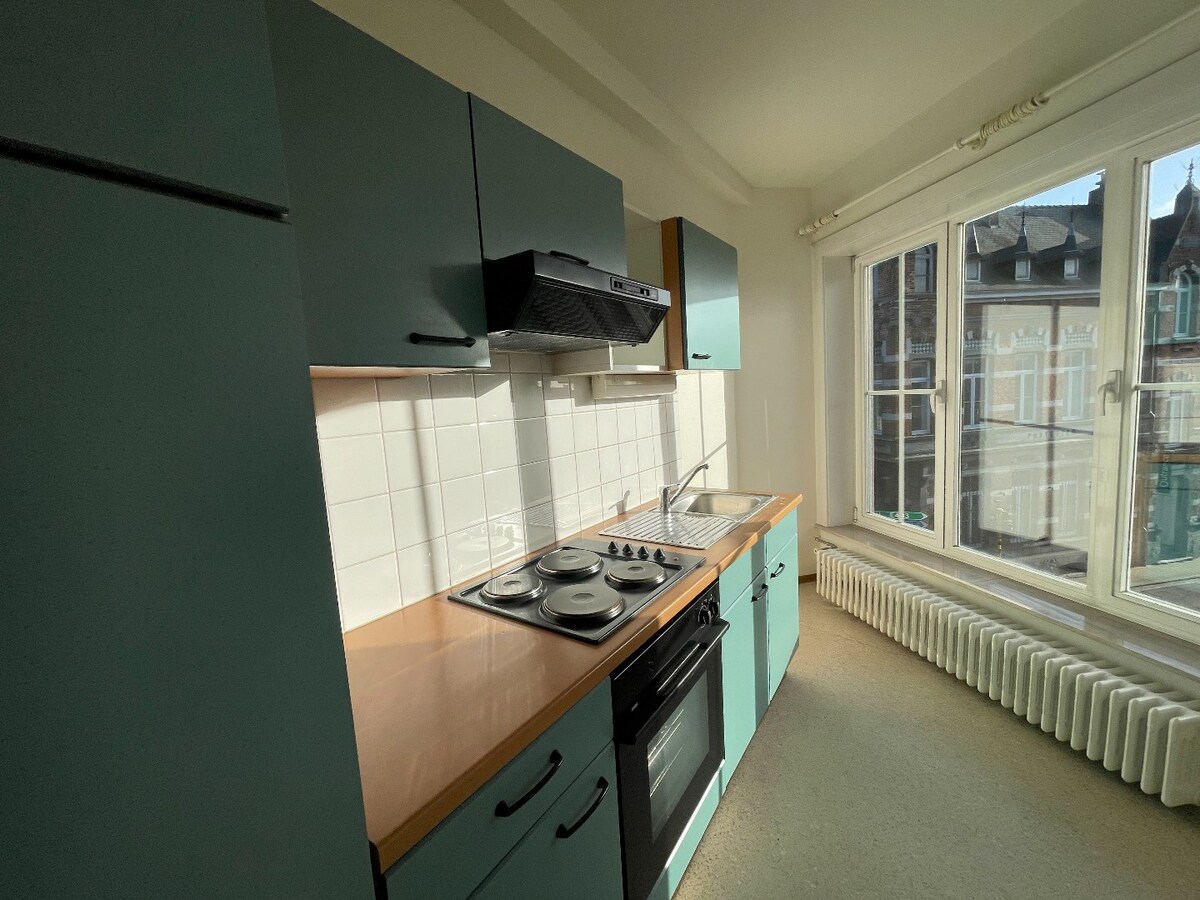 Lichtrijk één-slaapkamer appartement in centrum Izegem 