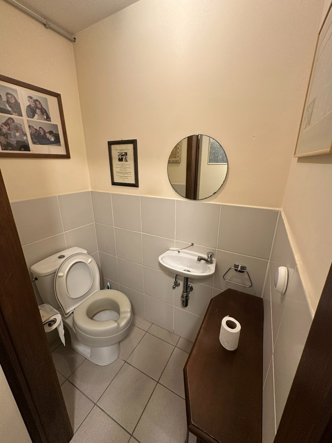 Apart toilet