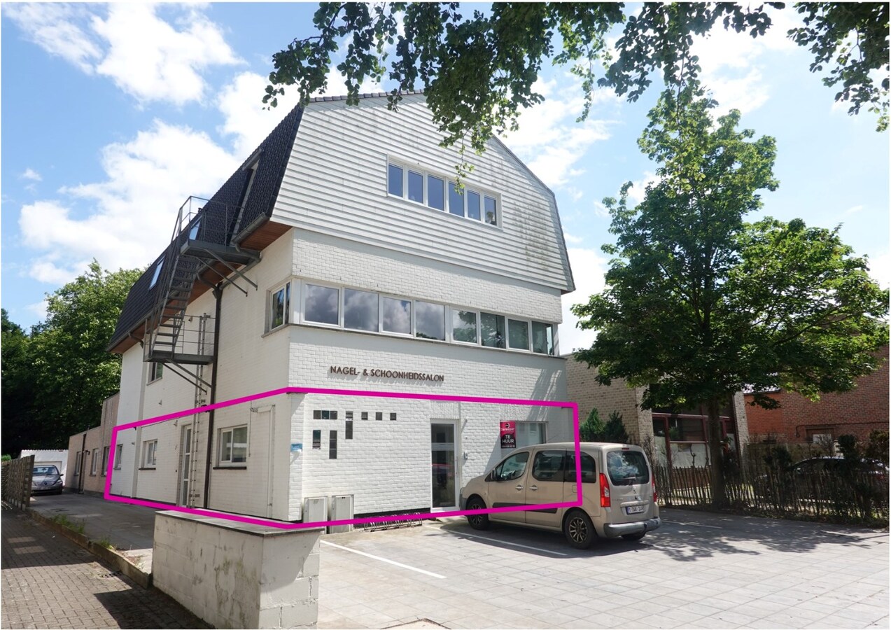 Ruim gelijkvloers appartement met koertje 