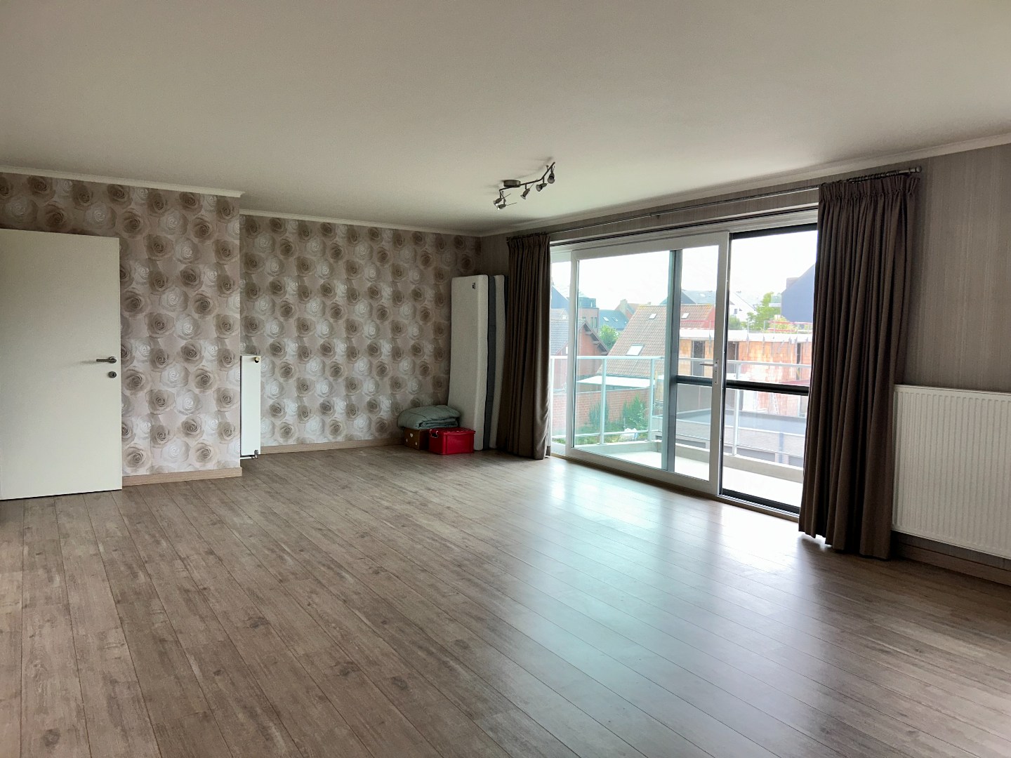 Instapklaar appartement met 3 slaapkamers, terras en garage 