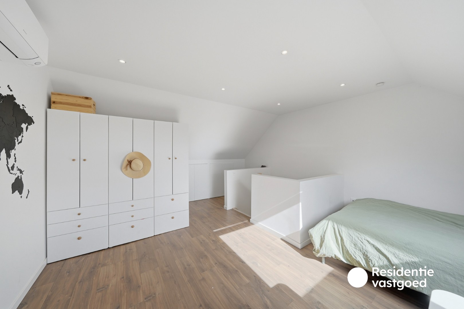 Instapklare woning te koop met garage en tuin! 