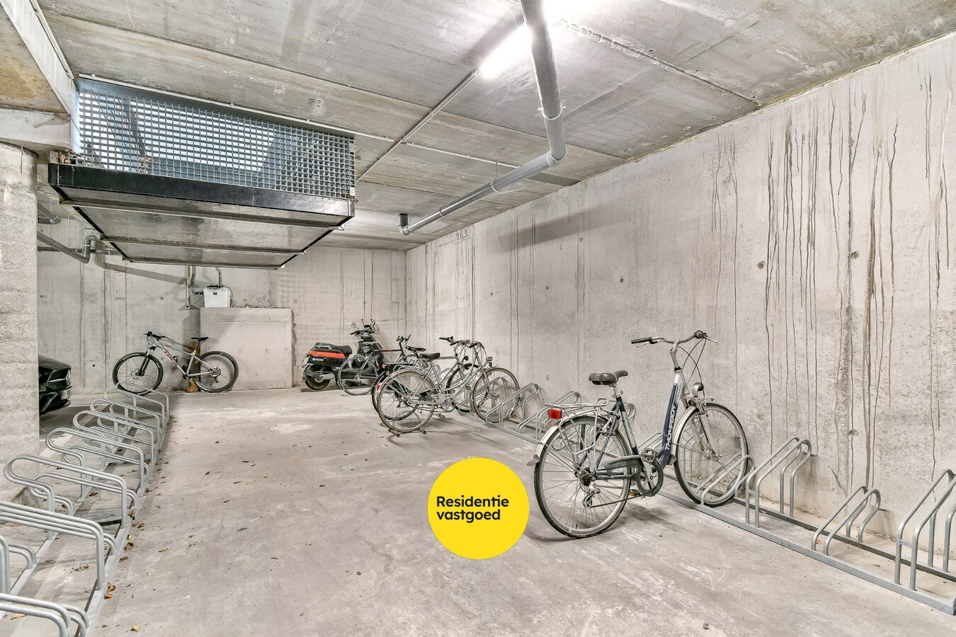 Te koop parkeerplaats - Gistel
