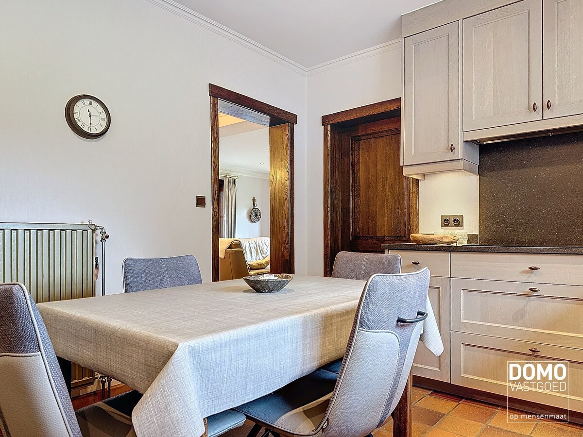 Authentieke open bebouwing met uniek uitzicht en dit in een groene omgeving. 