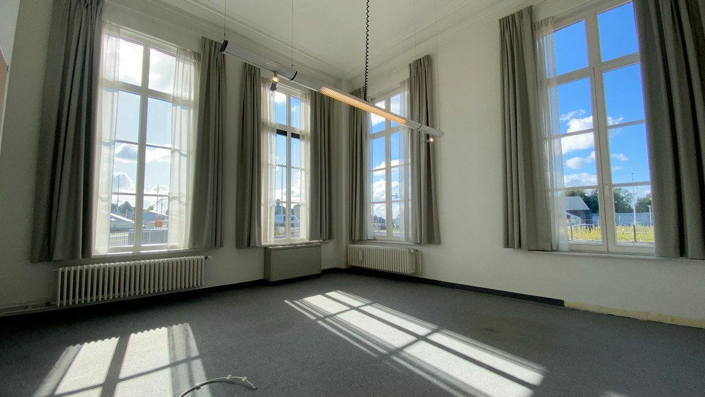 Kantoren met zicht op water in gerenoveerde kantoorvilla te huur in Gent