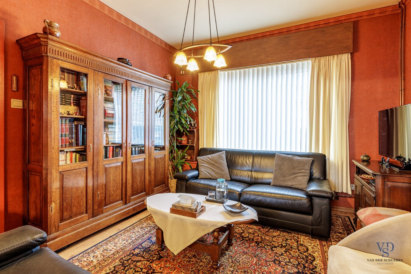 Karaktervolle woning met tuin op gunstige ligging. 