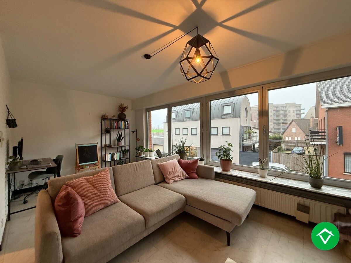 Ruime bel-étagewoning met 3 slaapkamers, garage en tuin 