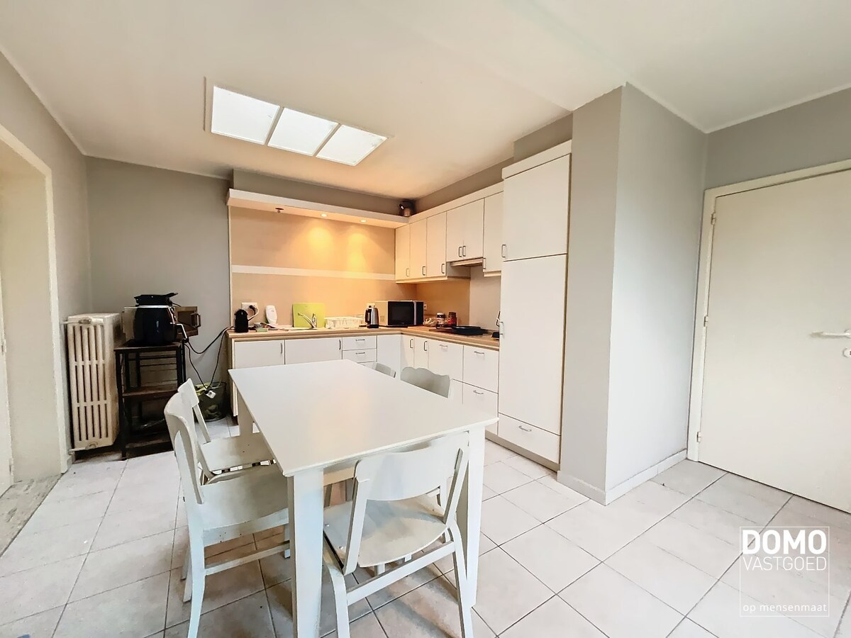 Half open bebouwing met 3 slaapkamers te Herk-de-Stad - 161m² 