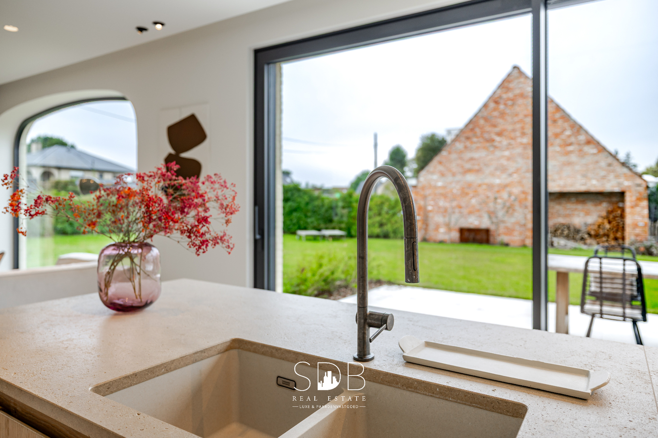 Landelijke villa met gezinstuin op 852m² 