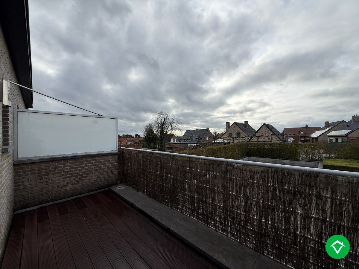 Duplexappartement met twee slaapkamers, zonneterras en parking te Moorslede 