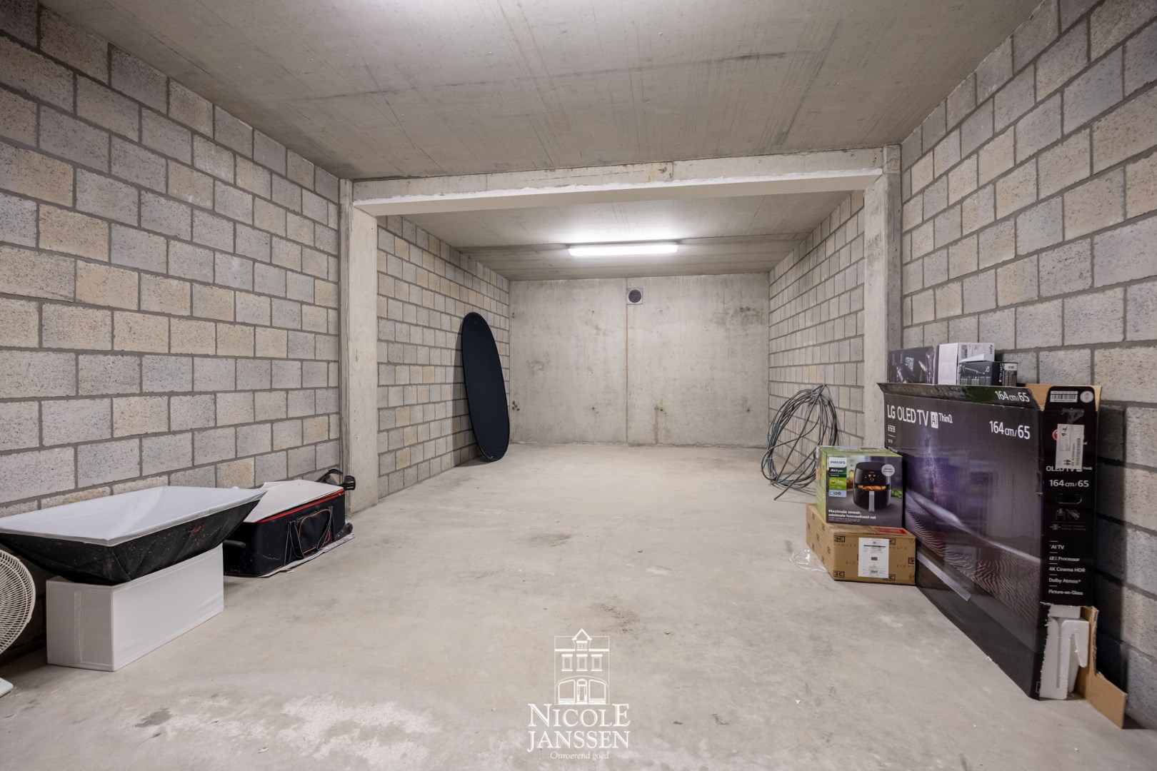 Een private kelderberging van +/- 35m²