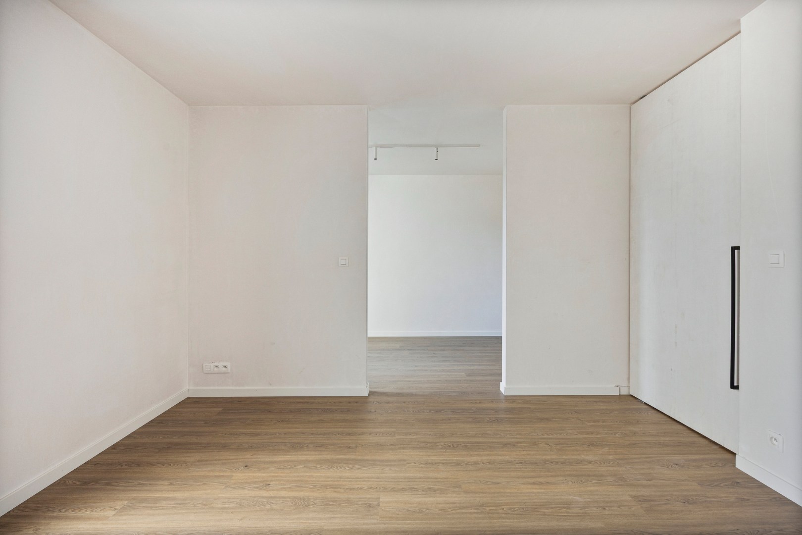 Hoogwaardig afgewerkte nieuwbouwwoning met 4 slpk. in centrum Geel 