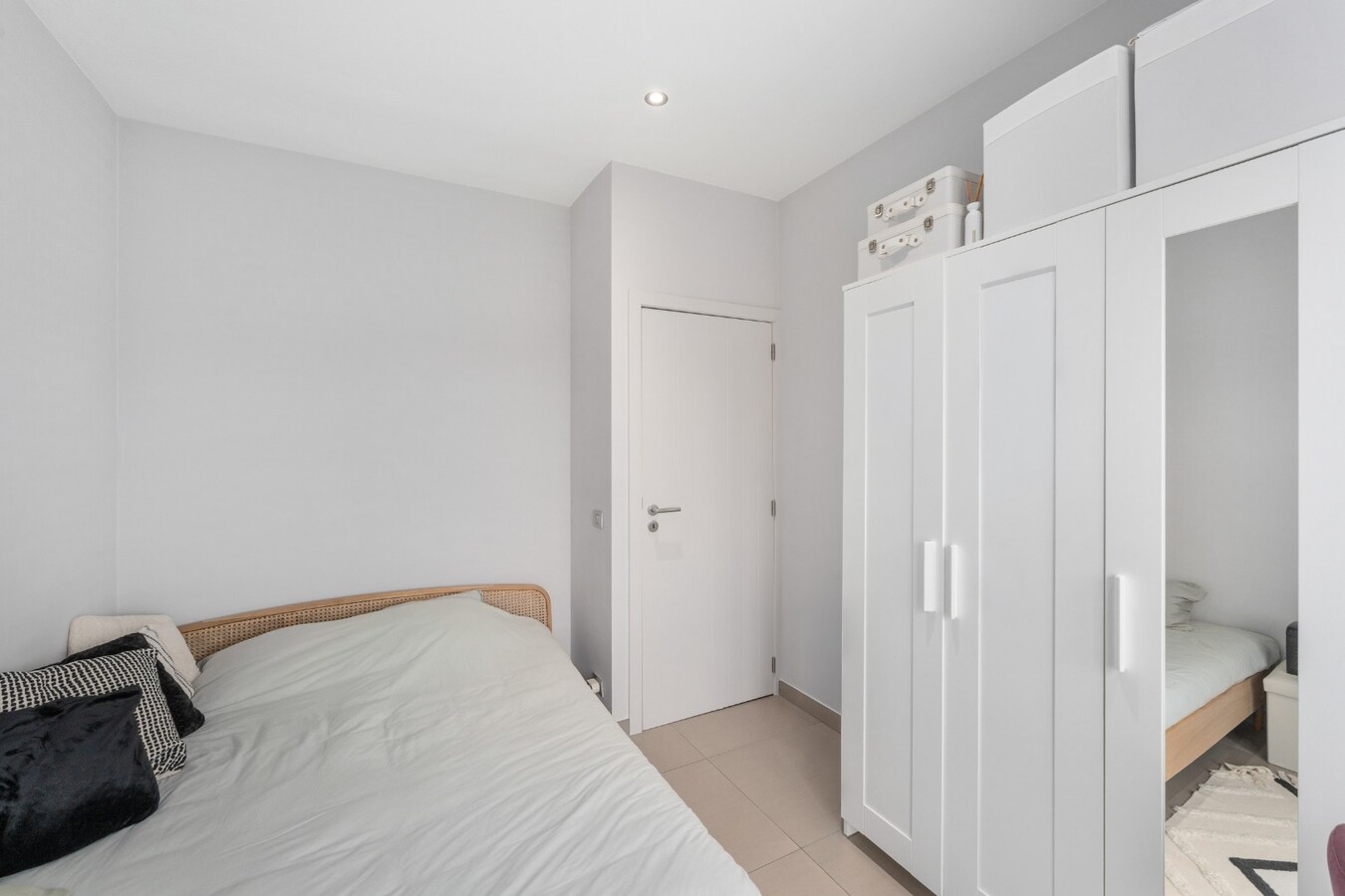 Instapklaar appartement met prachtig open en groen zicht nabij de zeedijk van Heist. 