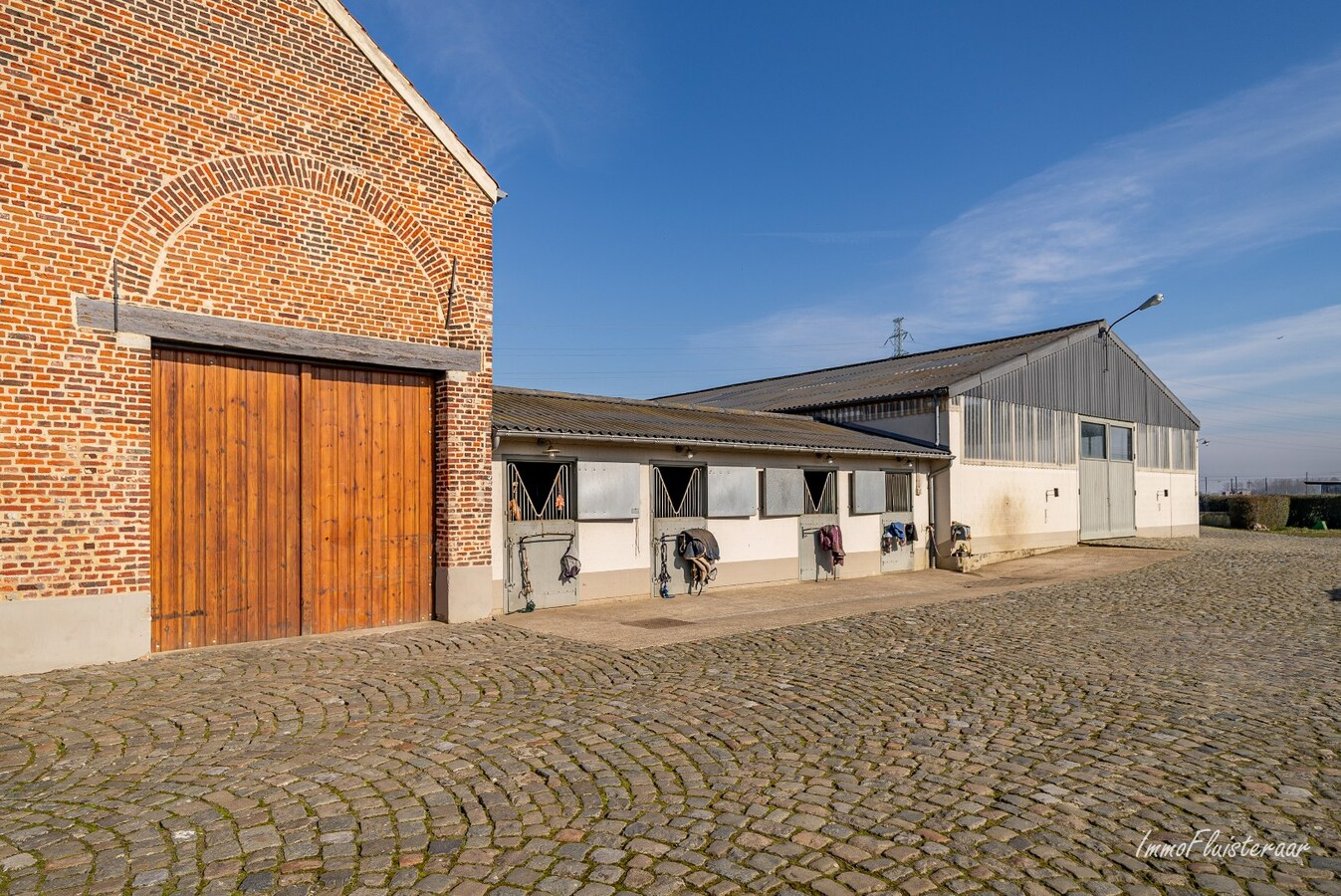 Uitzonderlijke woning met paardenaccommodatie, binnen- en buitenpiste op ca. 9,4 ha te Haacht 