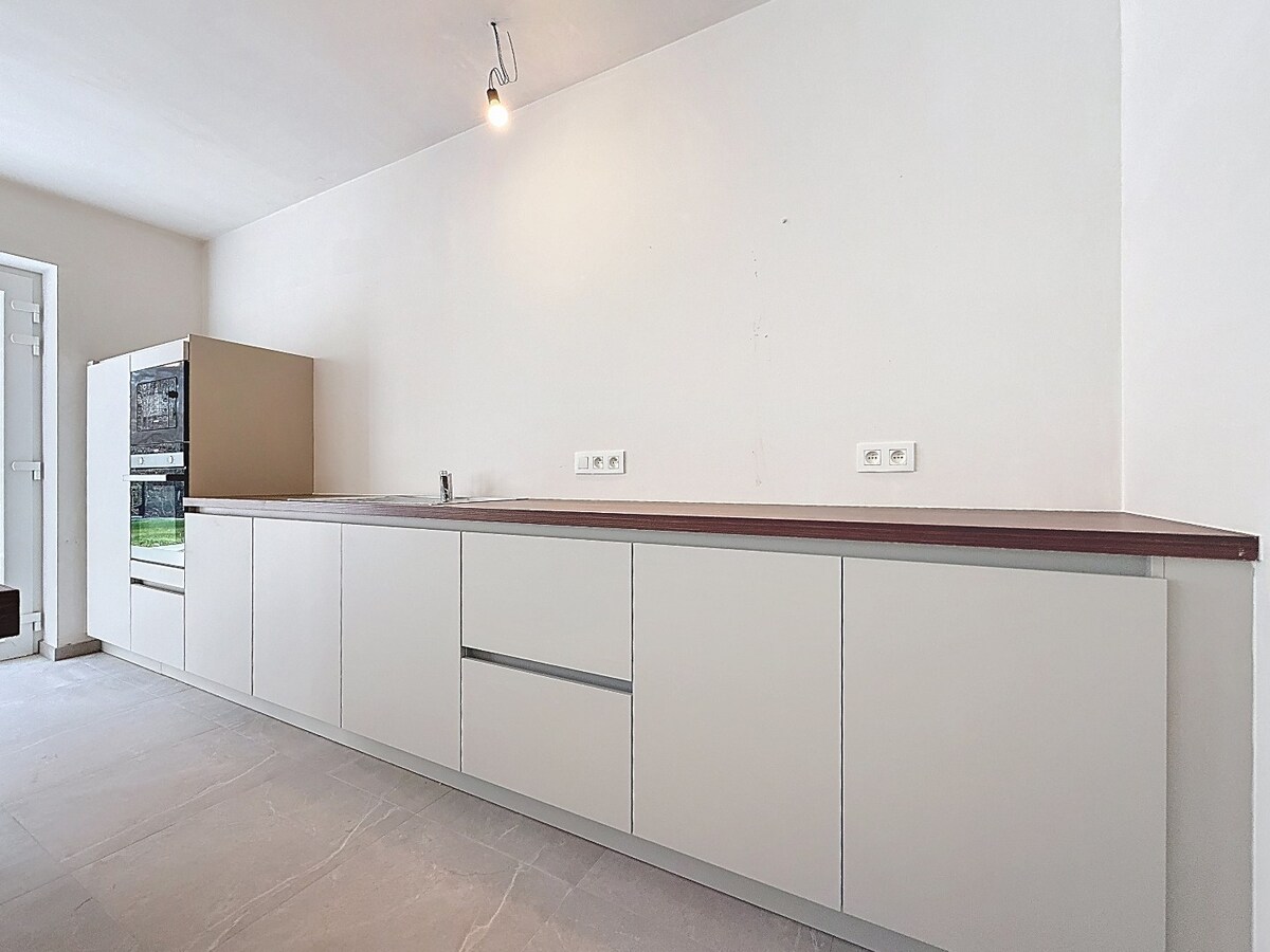Piekfijn afgewerkte nieuwbouw BEN-woning te St-L-Houtem, 6% BTW mogelijk 