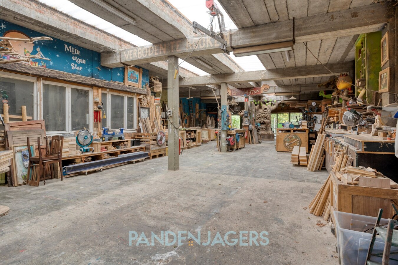 Gerenoveerde woning met uitzonderlijk groot magazijn op unieke locatie te Duffel 