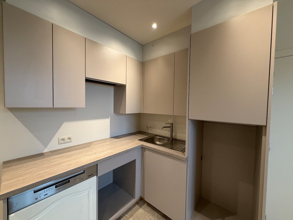 Multifunctioneel commercieel pand op toplocatie. 