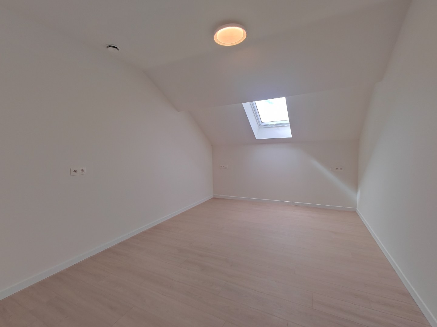 Energiezuinige woning met garage op rustige landelijke locatie 