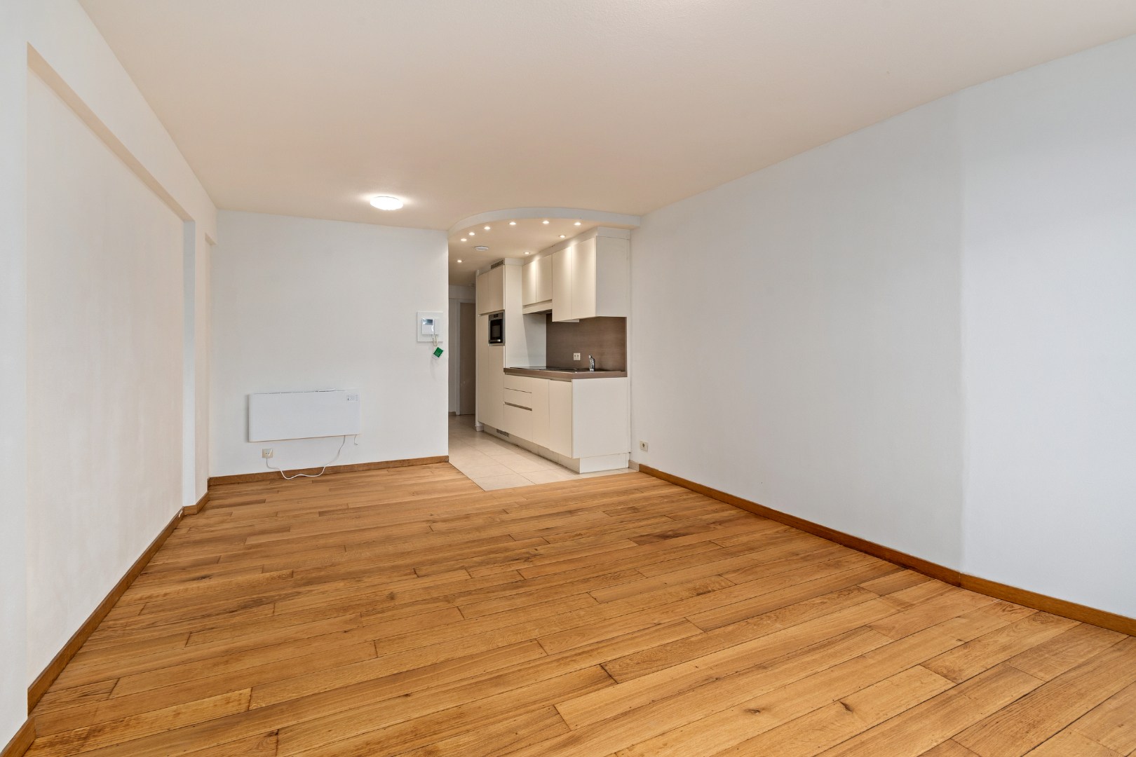 APPARTEMENT MET ZIJDELINGS ZEEZICHT IN CENTRUM 