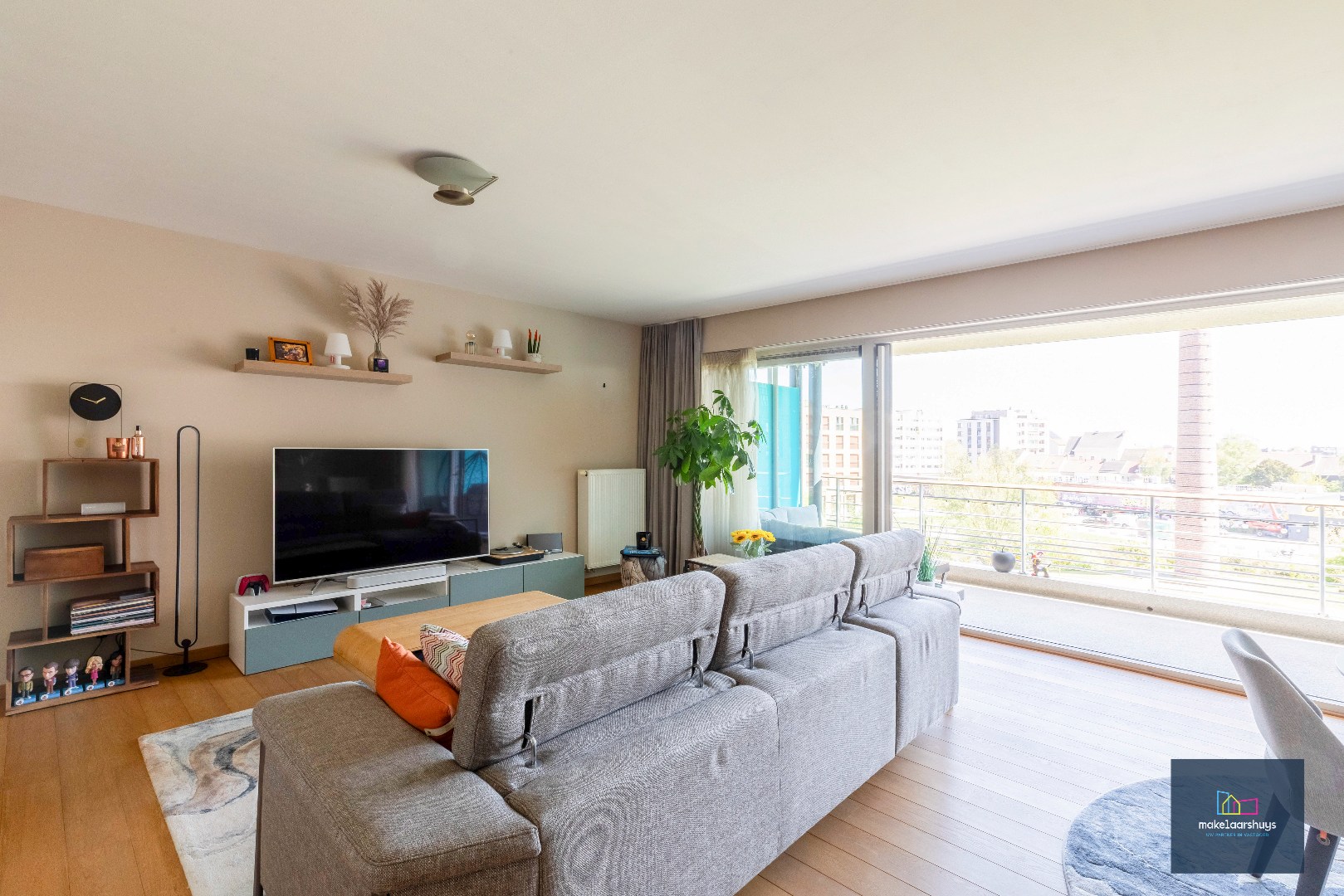 Stijlvol 2 slpk. appartement met ruim terras en staanplaats 